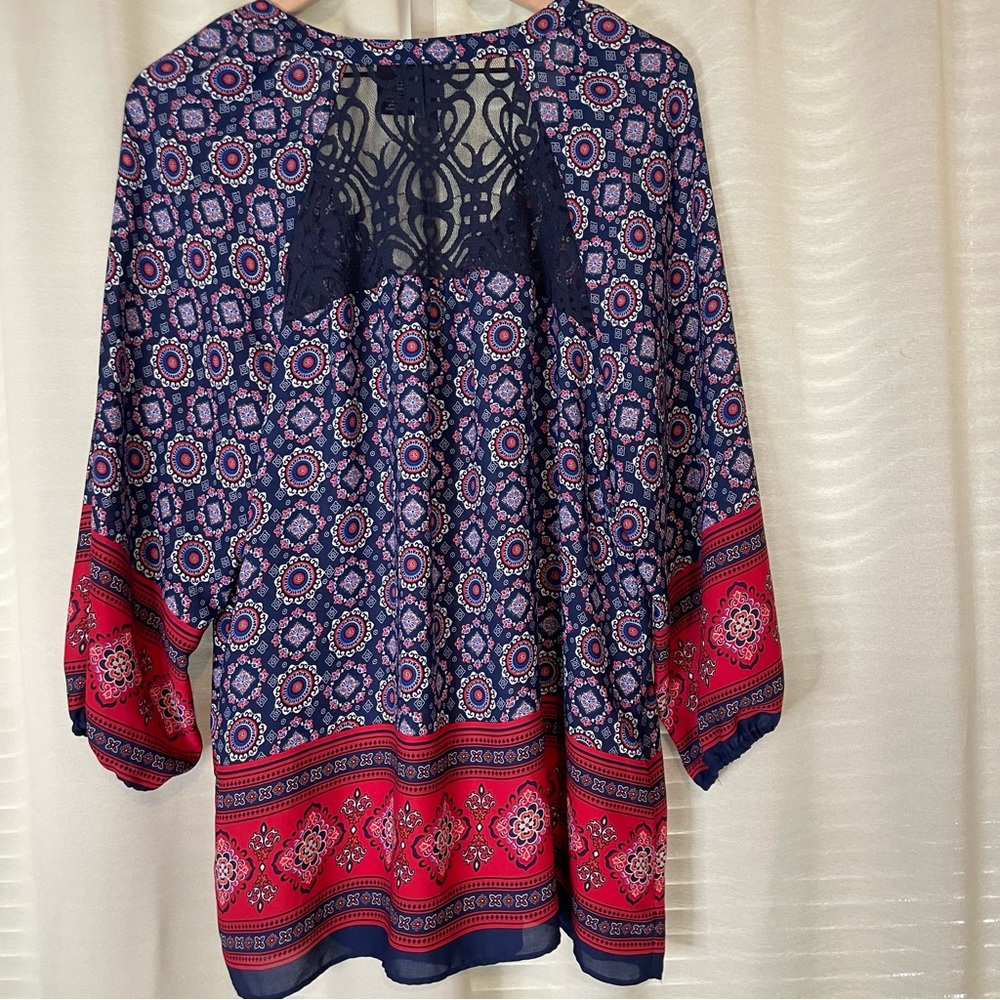 New Directions Bandanna Print Long Blouse - Picture 11 of 11